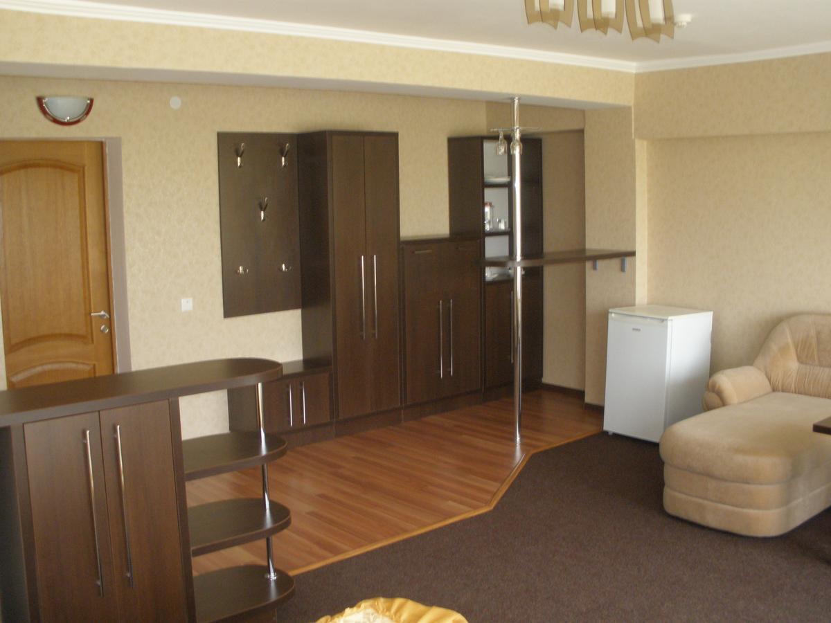 Hotel Prietenia Bender Oda fotoğraf