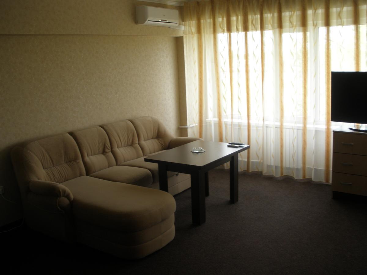 Hotel Prietenia Bender Oda fotoğraf